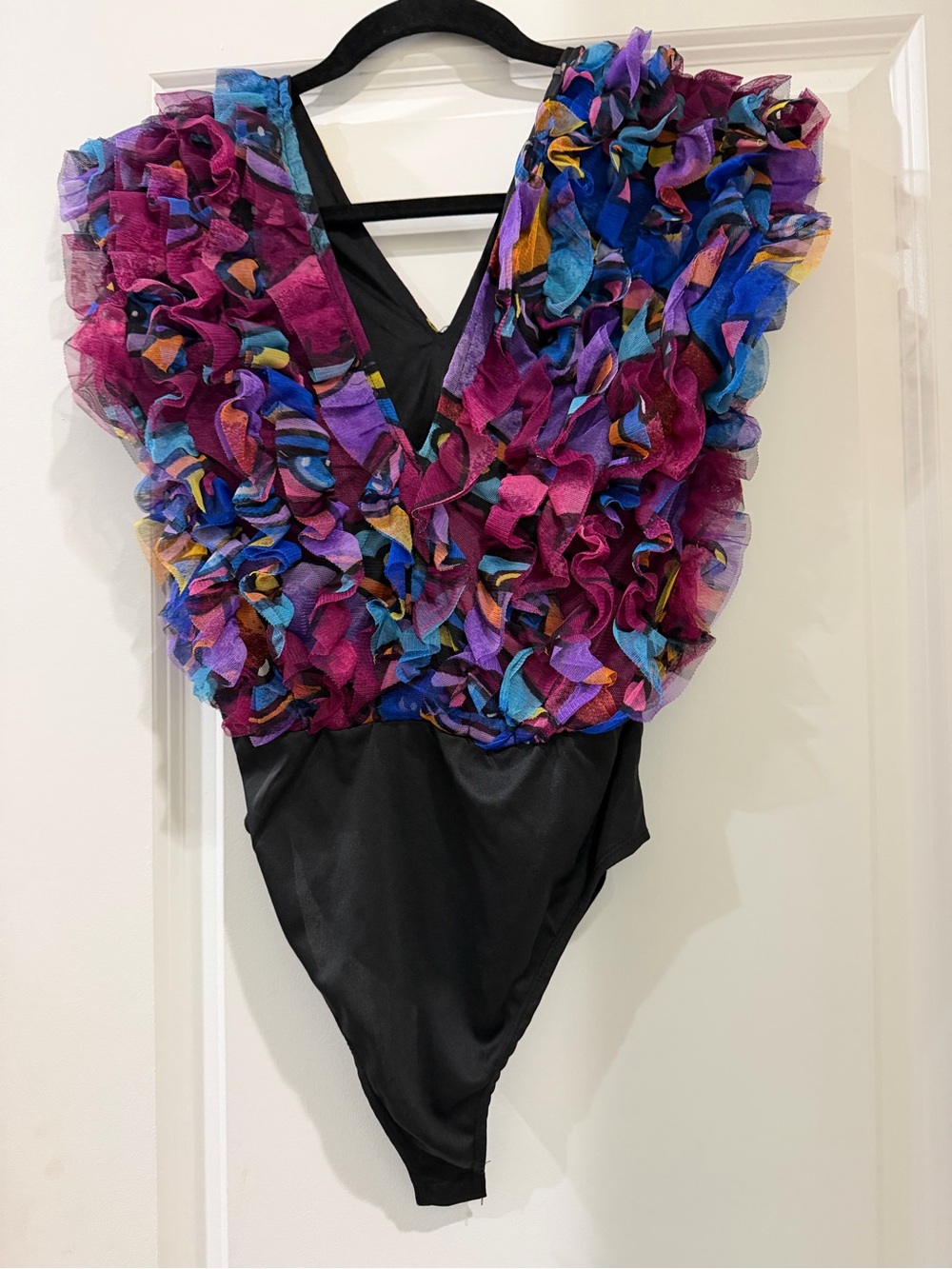 LIVE 4 TRUTH Women’s Multicolor Ruffle Bodysuit Black V-Neck Statement Top Small